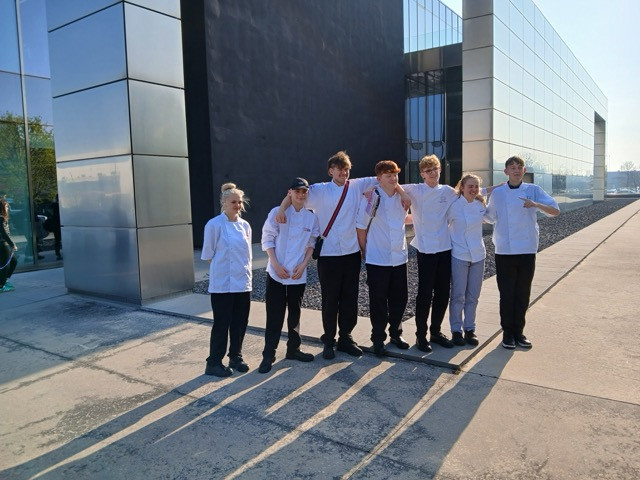 Mollie an with other entrants to competition