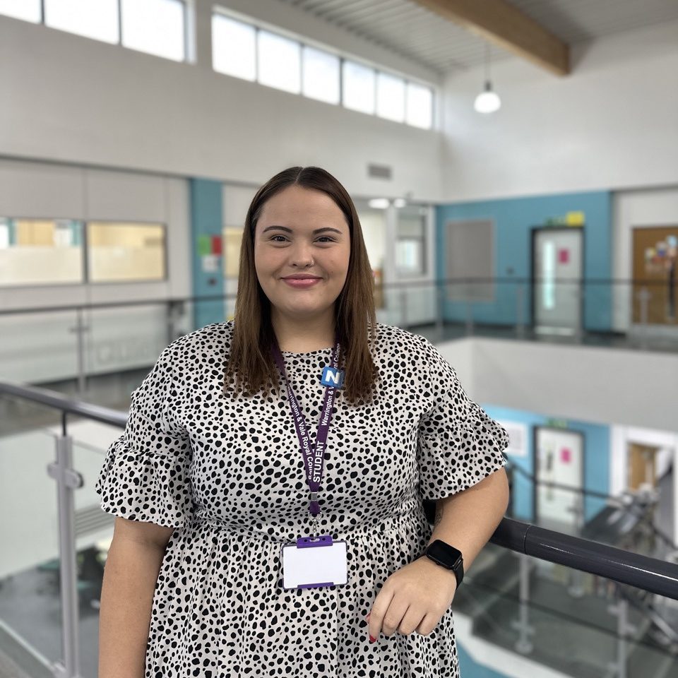 Georgia Taylor Headshot