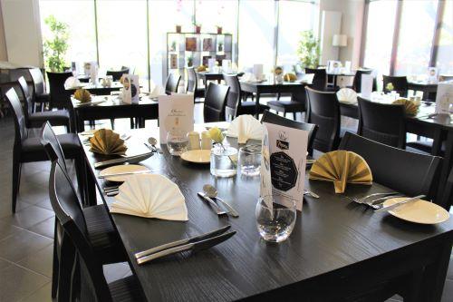 Set Table in Restaurant